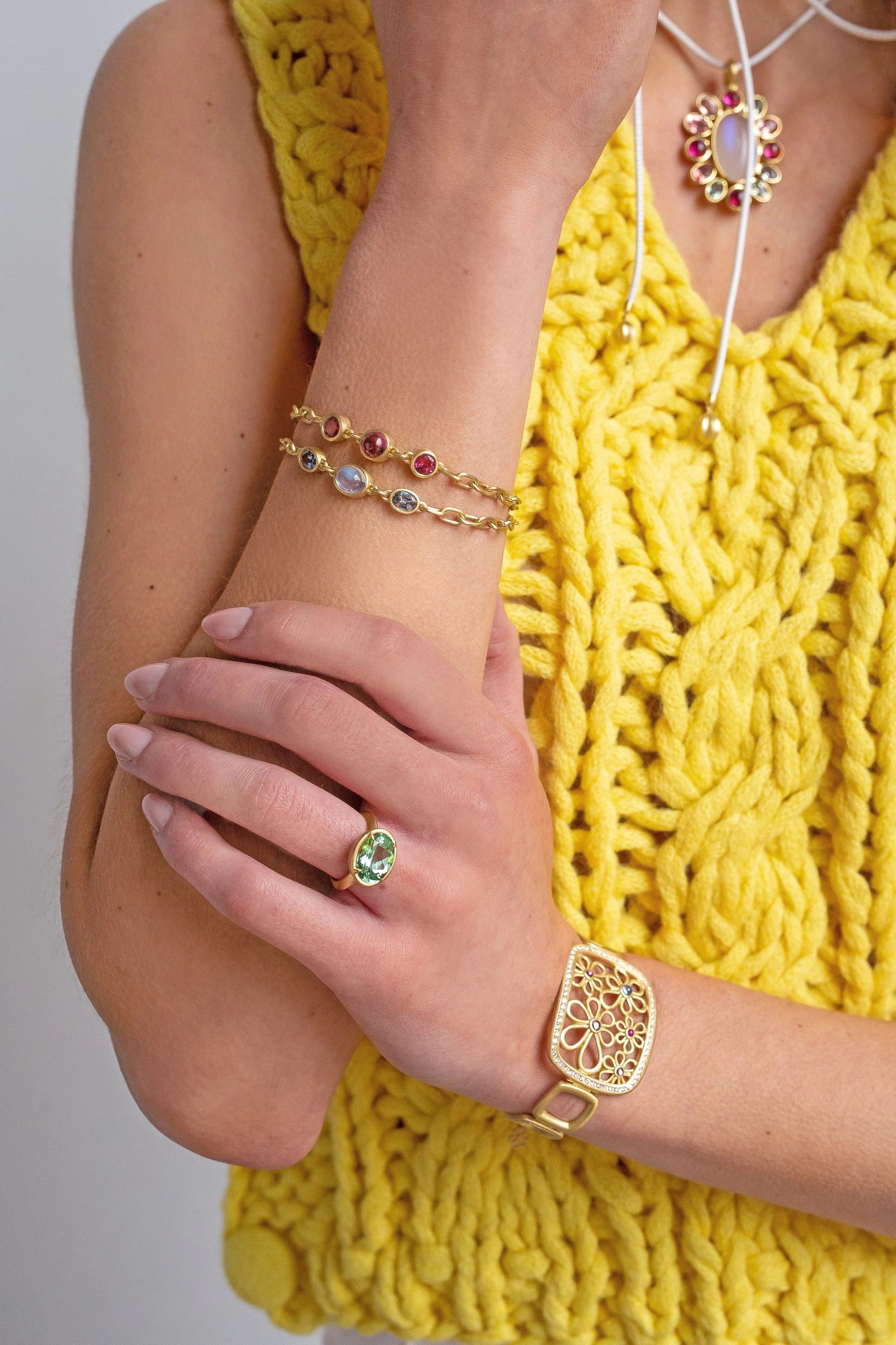 Chain & Gemstone Bracelet - Grey Spinel & Moonstone