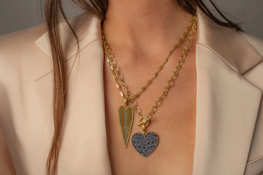 Skinny Heart Pendant Single Row Pavé - Blue Sapphire