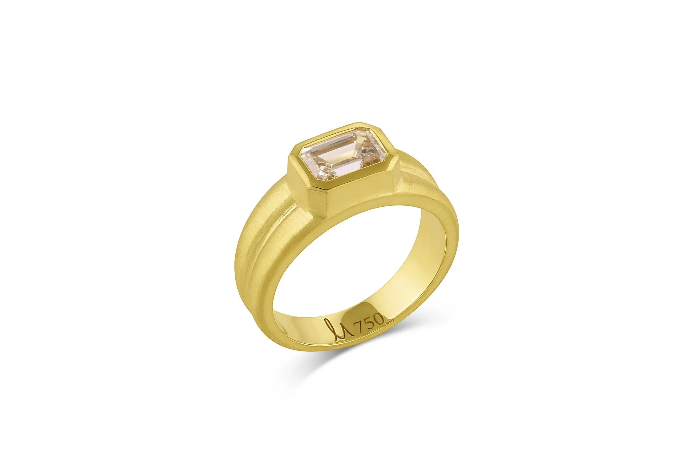 East/West Emerald Cut Ring - Champagne Diamond
